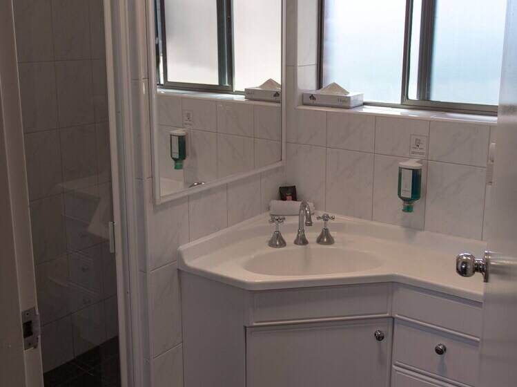 فندق Arkana Motor Inn & Terrace Apartments