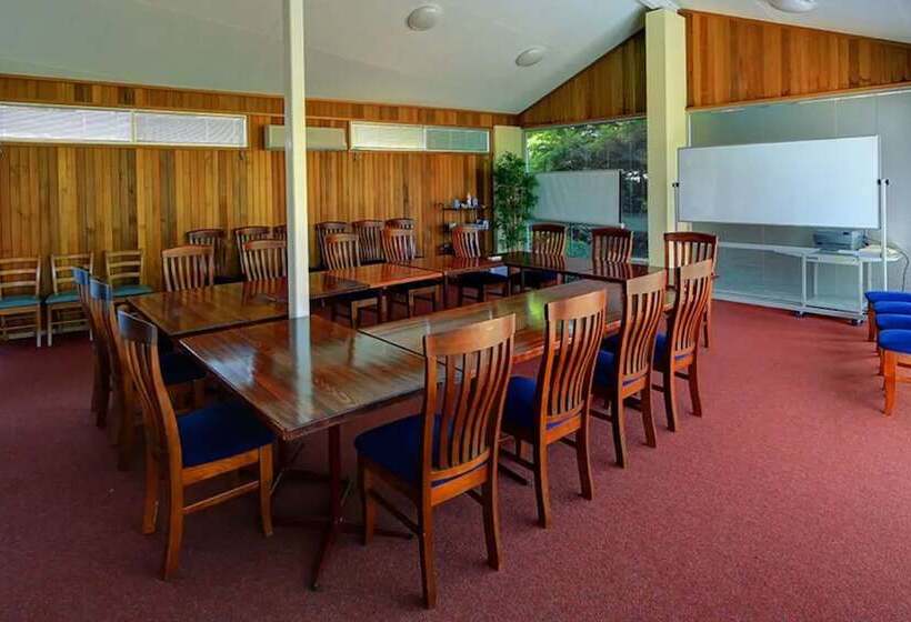 Отель Bairnsdale Motor Inn