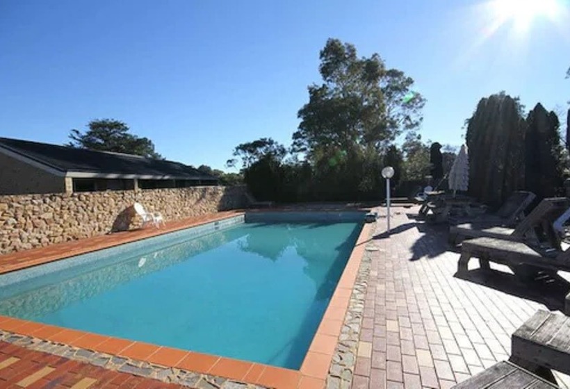 Отель Bairnsdale Motor Inn