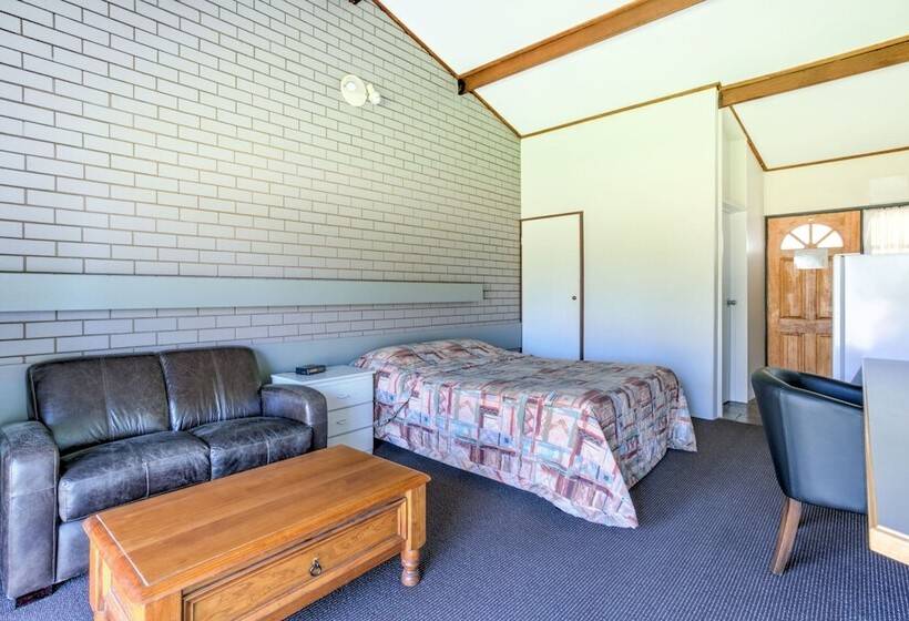 Отель Bairnsdale Motor Inn