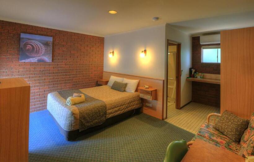 Отель Bairnsdale Tanjil Motor Inn