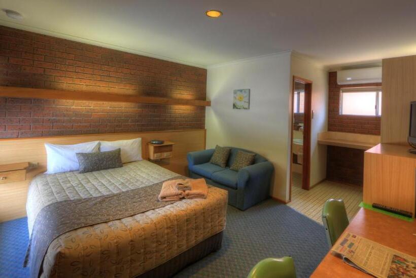 Отель Bairnsdale Tanjil Motor Inn