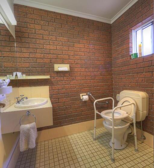 Отель Bairnsdale Tanjil Motor Inn