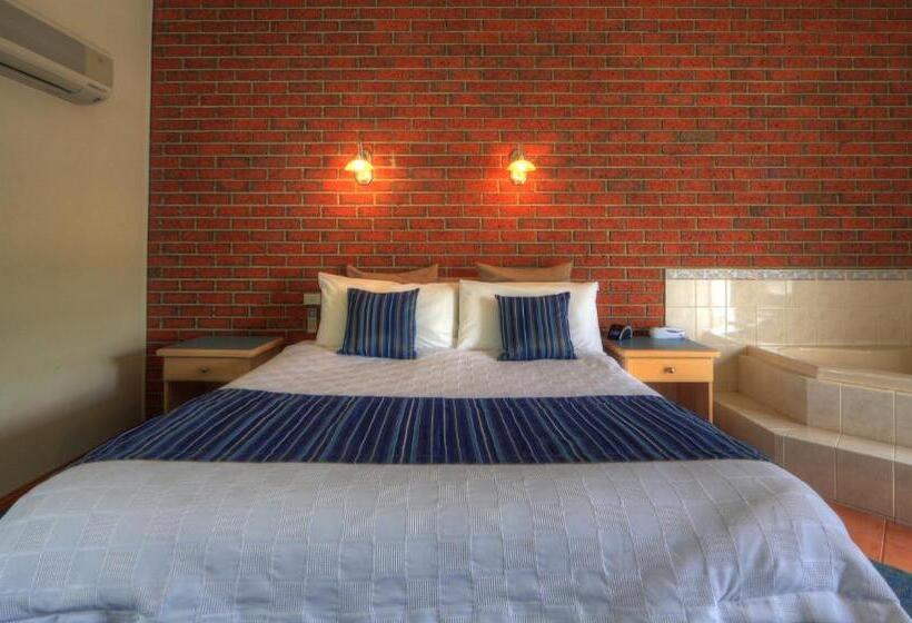 Отель Bairnsdale Tanjil Motor Inn