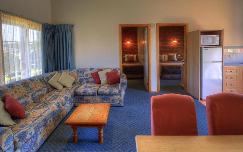 Отель Bairnsdale Tanjil Motor Inn