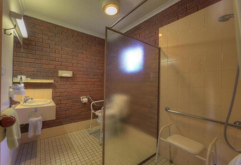 Отель Bairnsdale Tanjil Motor Inn