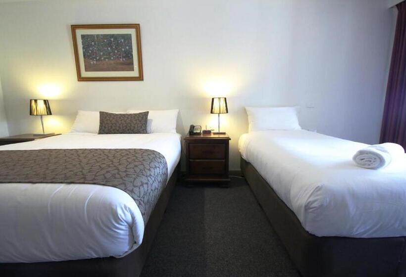 酒店 Bell Tower Inn