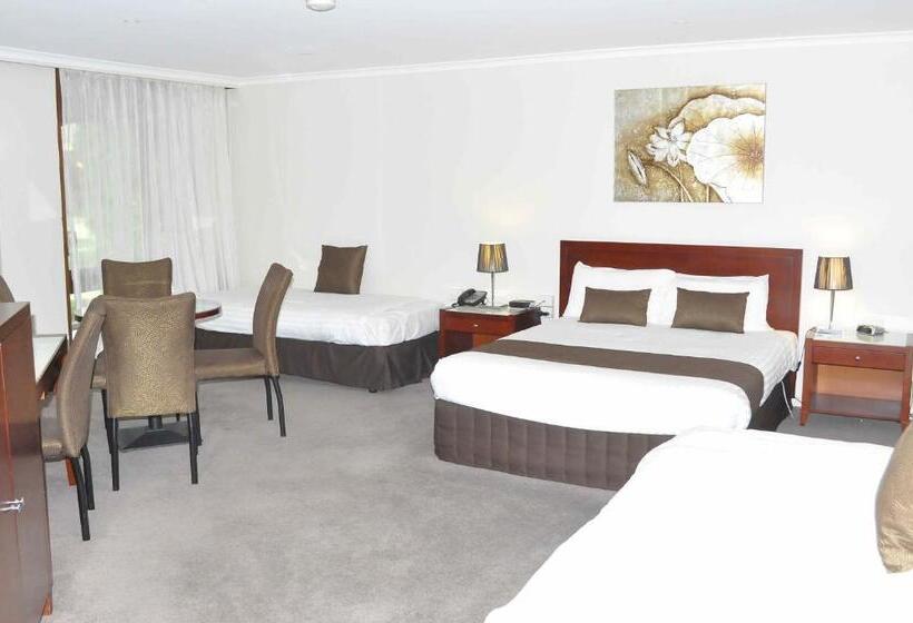 酒店 Bell Tower Inn