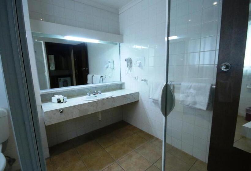 酒店 Bell Tower Inn