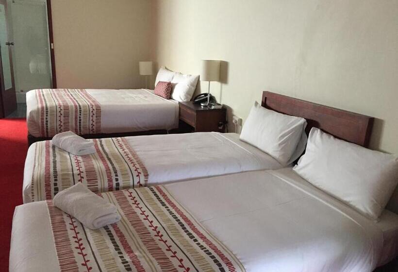 酒店 Bell Tower Inn