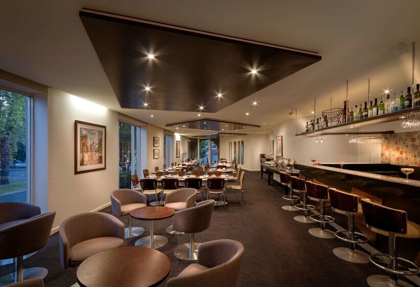 فندق Best Western Plus Travel Inn