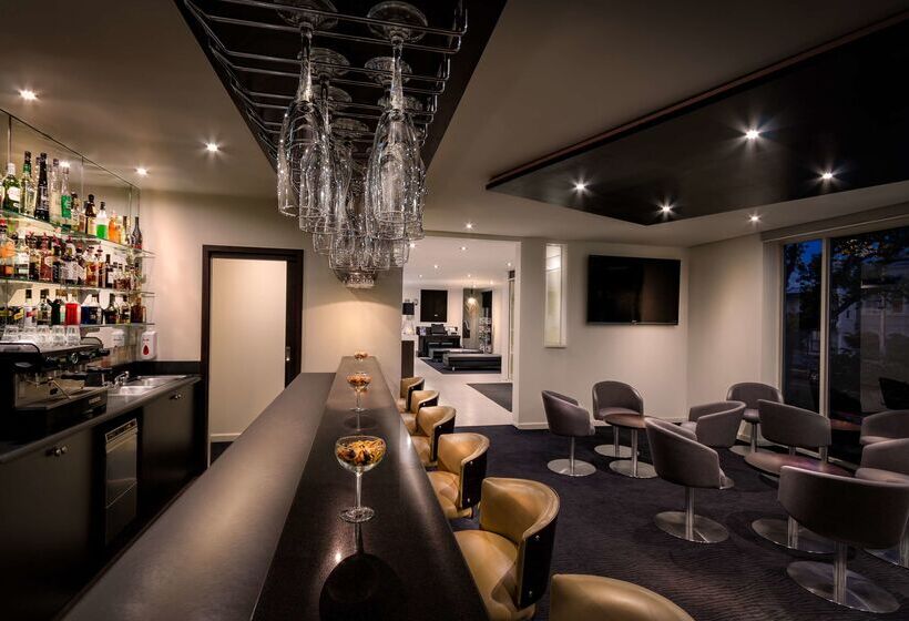 فندق Best Western Plus Travel Inn