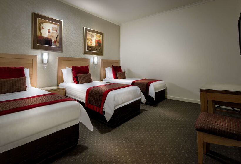 فندق Best Western Plus Travel Inn