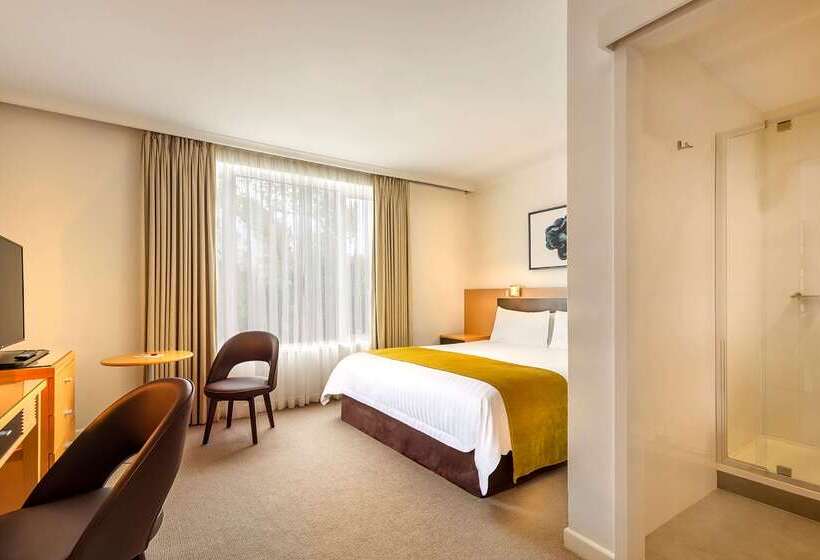 فندق Best Western Plus Travel Inn