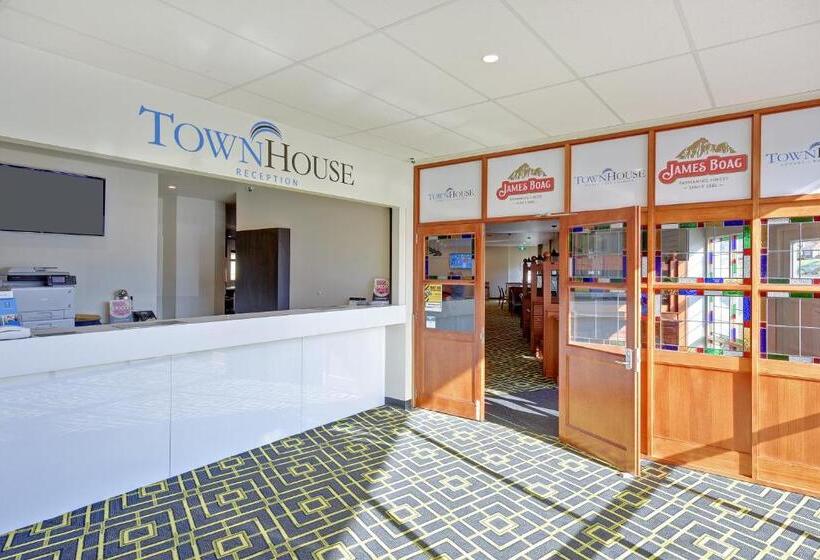 فندق Burnie Central Townhouse