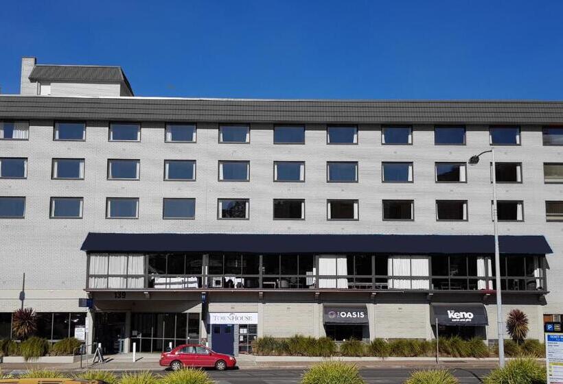 فندق Burnie Central Townhouse