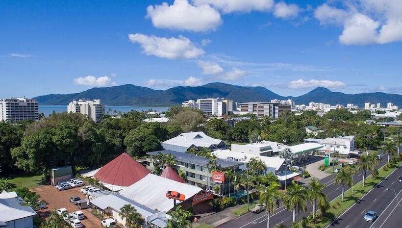 فندق Cairns Holiday Lodge