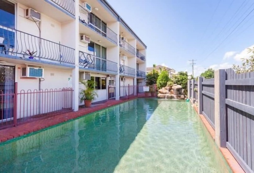 فندق Cairns Holiday Lodge