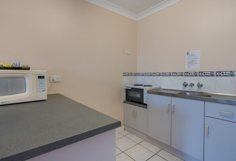 فندق Cairns Holiday Lodge