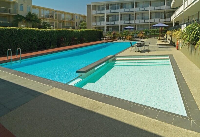 בית מלון כפרי The Parkmore