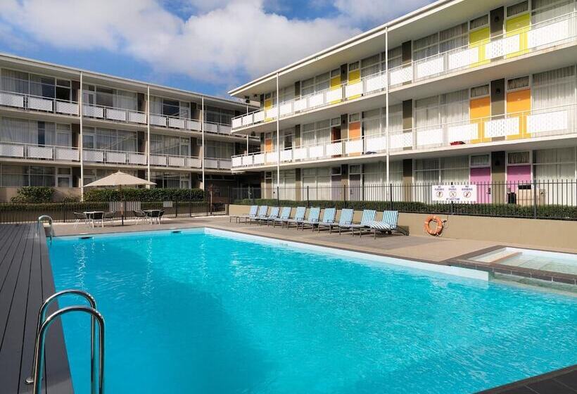 בית מלון כפרי The Parkmore