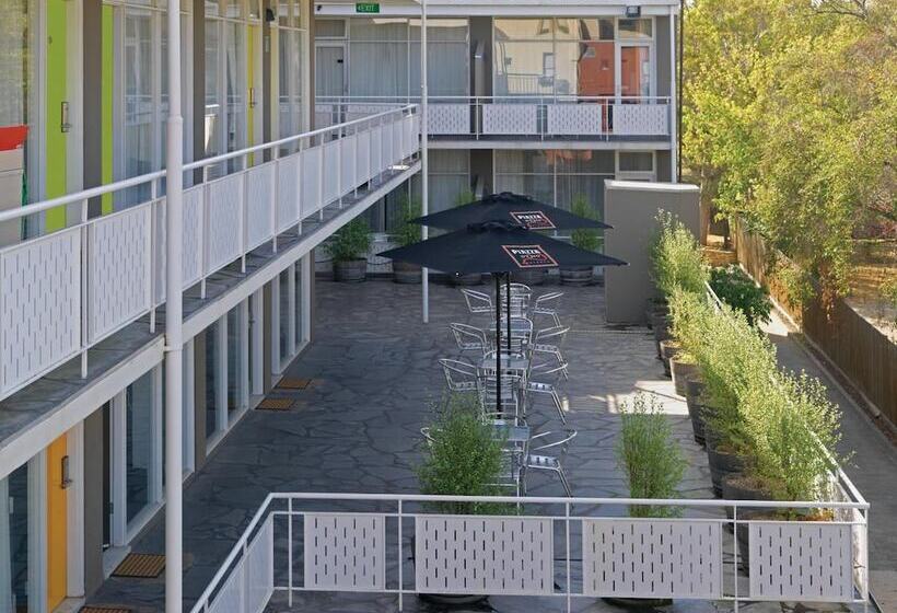 בית מלון כפרי The Parkmore