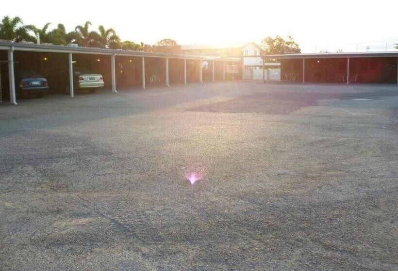 酒店 Castle Motor Lodge