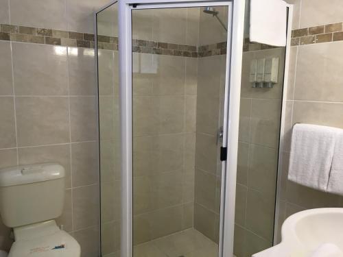 Отель Centenary Motor Inn