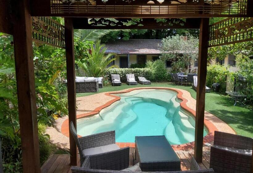 فندق Coach House Inn