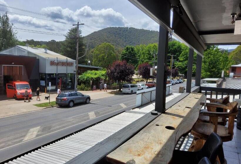 هتل Coach House Inn