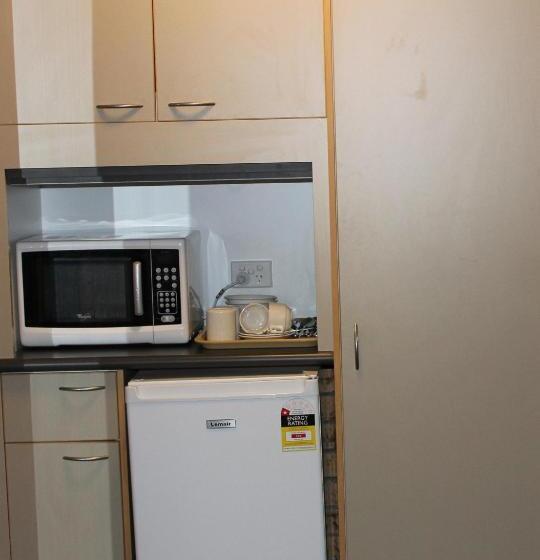 בית מלון כפרי Colac Mid City Motor Inn