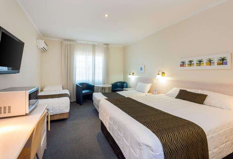 هتل Comfort Inn All Seasons