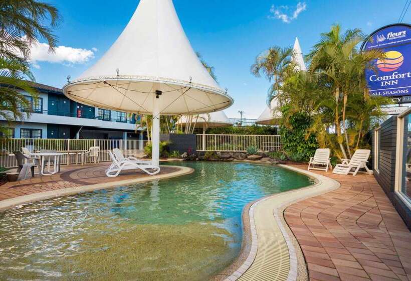 هتل Comfort Inn All Seasons