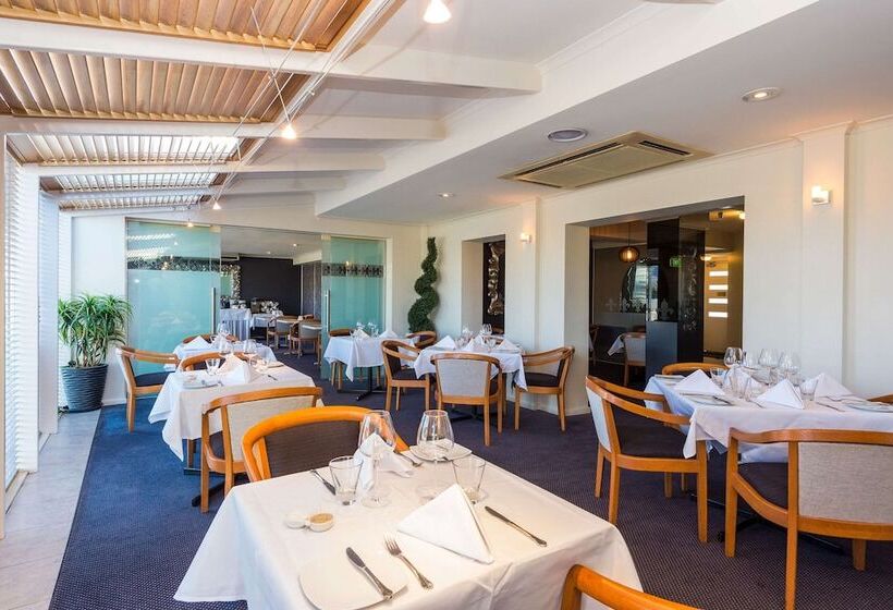 هتل Comfort Inn All Seasons