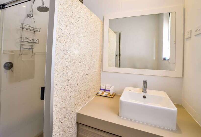 هتل Comfort Inn & Suites Augusta Westside