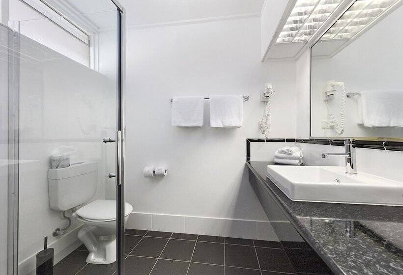 فندق Commodore Regent