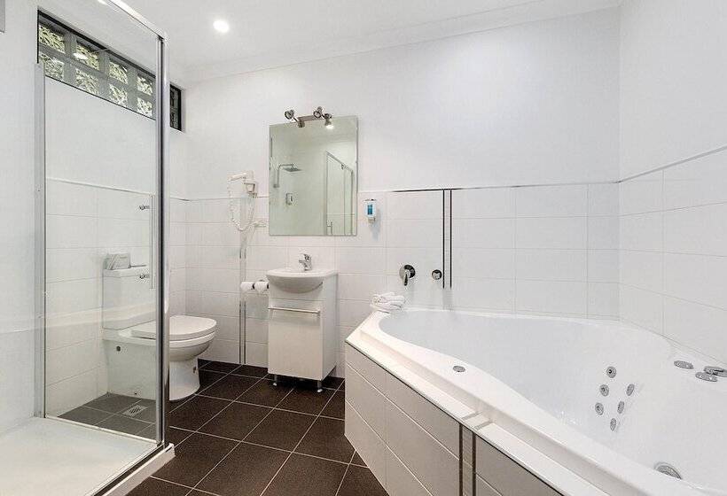 فندق Commodore Regent