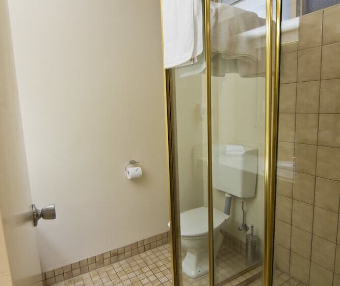 فندق Commodore Regent