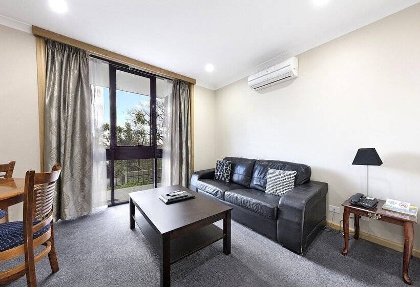 فندق Commodore Regent