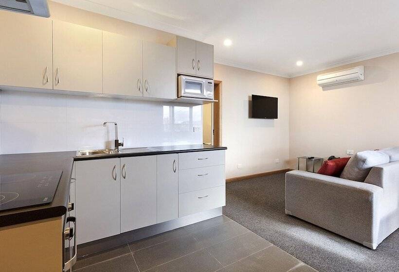 هتل Commodore Regent