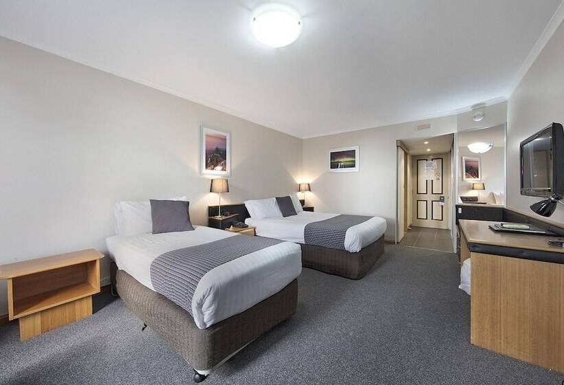 فندق Commodore Regent