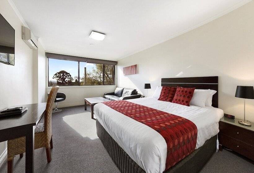 فندق Commodore Regent