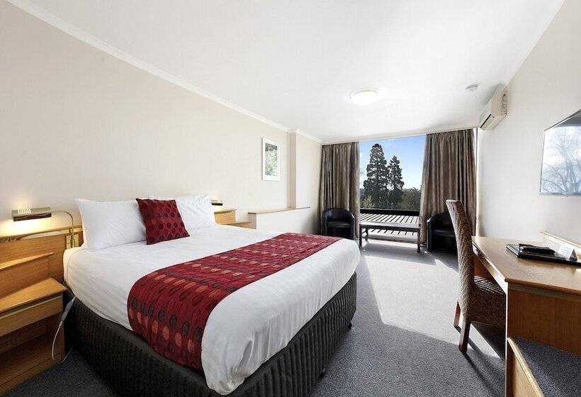 هتل Commodore Regent