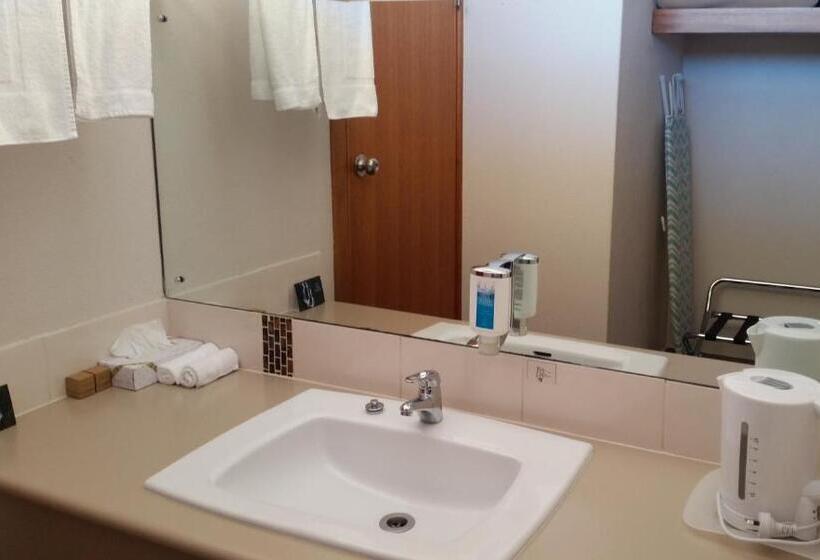 Отель Coonawarra Motor Lodge