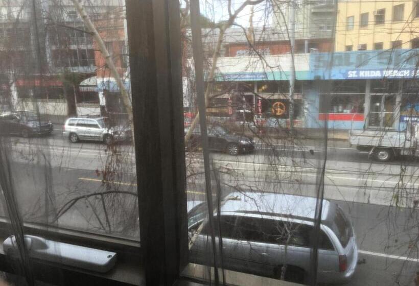 Cosmopolitan Hotel And Apartments