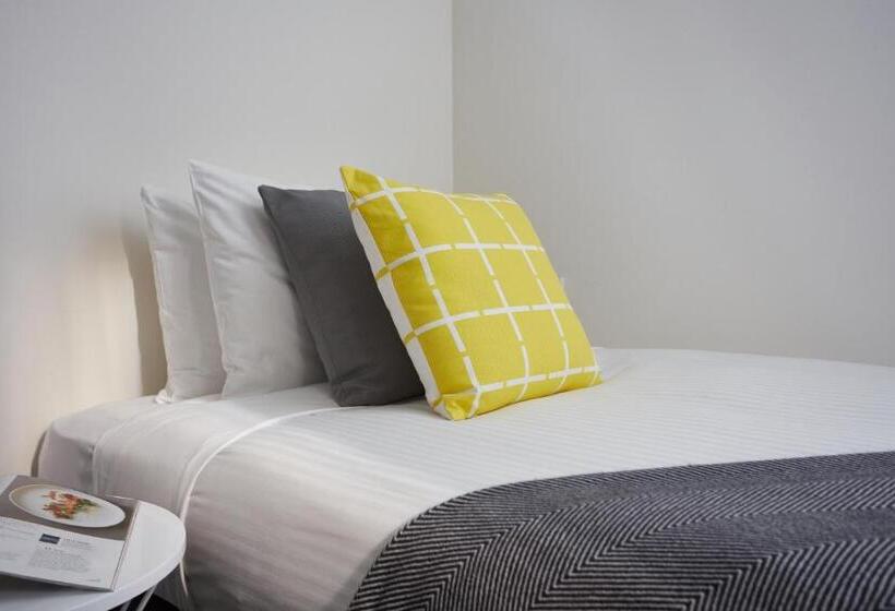 Cosmopolitan Hotel And Apartments