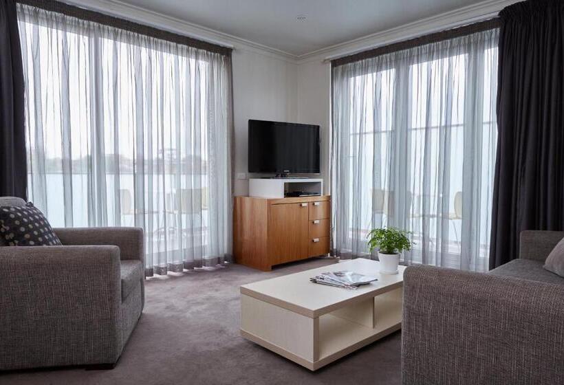 Cosmopolitan Hotel And Apartments