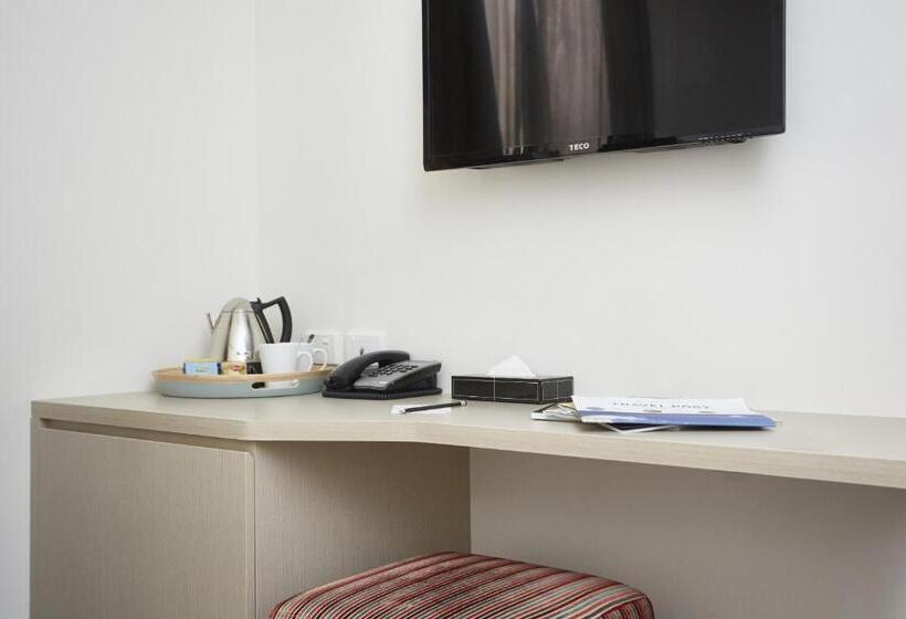 Cosmopolitan Hotel And Apartments