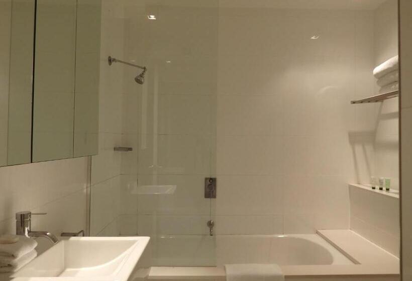 Cosmopolitan Hotel And Apartments