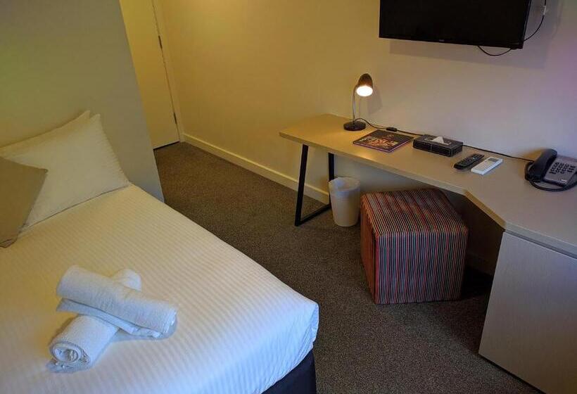 Cosmopolitan Hotel And Apartments